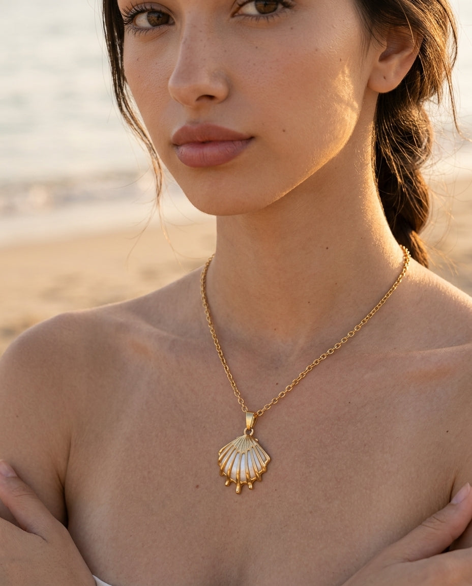Gold Filigree Shell Necklace - detail