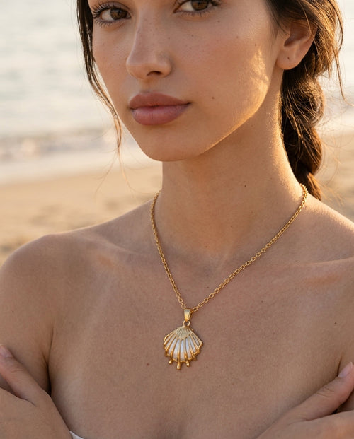 Gold Filigree Shell Necklace - detail